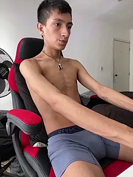 Snapshot of DereckCooperr chatting on January 2025 08:37:01 PM DereckCooperr online show from January 2025 08:37:01 PM