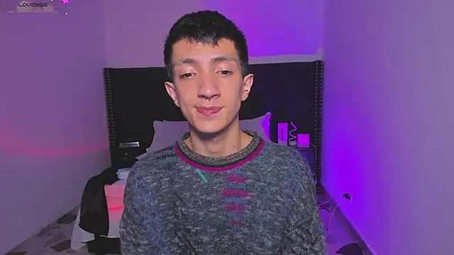 Snapshot of DereckCooperr chatting on January 2025 01:13:02 AM DereckCooperr online show from January 2025 01:13:02 AM