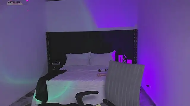 Snapshot of DereckCooperr chatting on January 2025 04:25:02 AM DereckCooperr online show from January 2025 04:25:02 AM