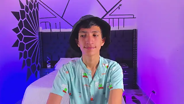 Snapshot of DereckCooperr chatting on January 2025 08:04:01 PM DereckCooperr online show from January 2025 08:04:01 PM