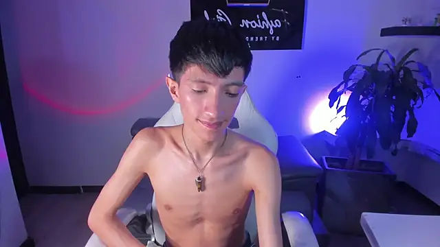 Snapshot of DereckCooperr chatting on March 2025 03:54:02 AM DereckCooperr online show from March 2025 03:54:02 AM