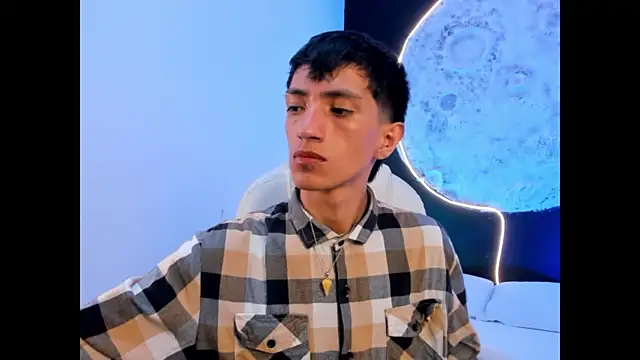 Snapshot of DereckCooperr chatting on October 2025 09:56:01 PM DereckCooperr online show from October 2025 09:56:01 PM