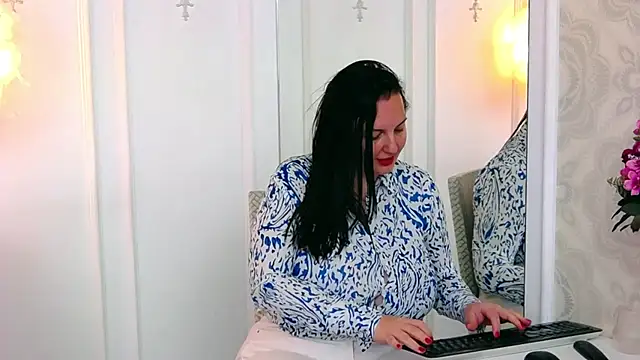 JudithCombs online show from December 2024 12:55:01 PM