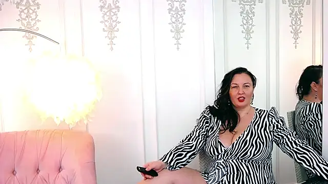 JudithCombs online show from January 2025 09:59:01 AM