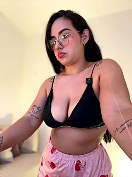 Snapshot of anniesweet02 chatting on January 2026 01:48:01 PM anniesweet02 online show from January 2026 01:48:01 PM