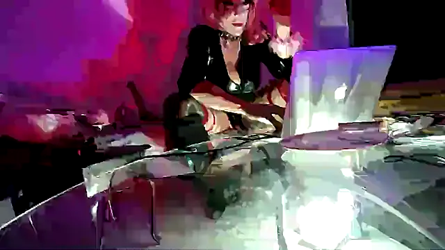 Snapshot of CharlotteVixxens chatting on December 2024 10:34:01 PM CharlotteVixxens online show from December 2024 10:34:01 PM