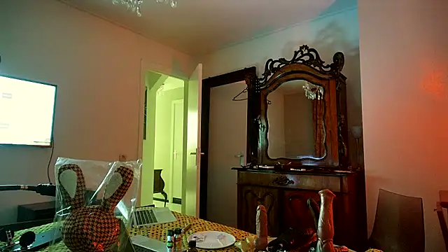 Snapshot of CharlotteVixxens chatting on November 2025 01:37:01 AM CharlotteVixxens online show from November 2025 01:37:01 AM