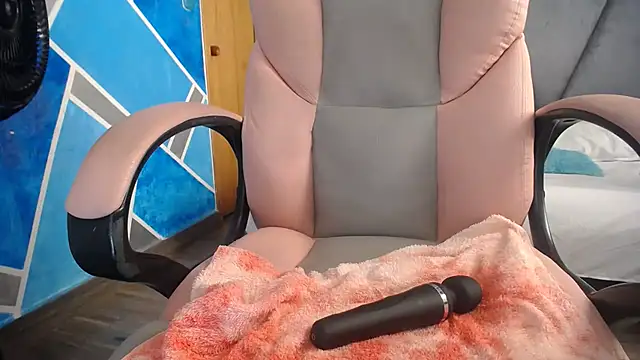 MeganMilF2 online show from February 2025 09:31:01 PM