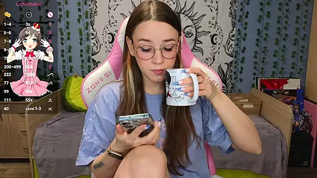 Snapshot of Sweet_frosti chatting on January 2025 03:07:01 AM Sweet frosti online show from January 2025 03:07:01 AM