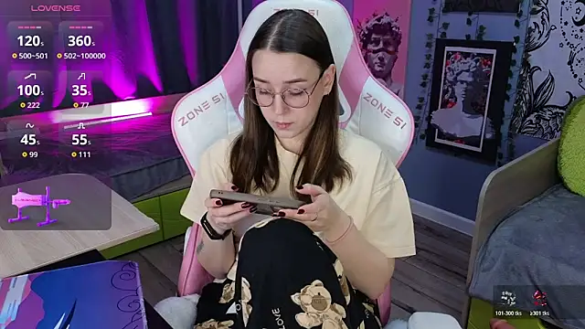 Snapshot of Sweet_frosti chatting on December 2025 03:23:01 AM Sweet frosti online show from December 2025 03:23:01 AM