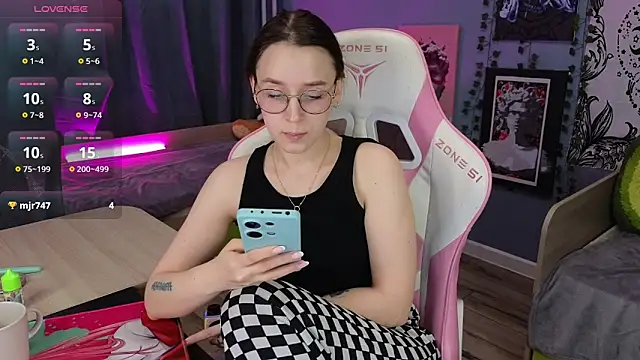 Snapshot of Sweet_frosti chatting on February 2026 06:40:02 AM Sweet frosti online show from February 2026 06:40:02 AM