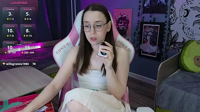 Snapshot of Sweet_frosti chatting on February 2026 03:44:01 AM Sweet frosti online show from February 2026 03:44:01 AM