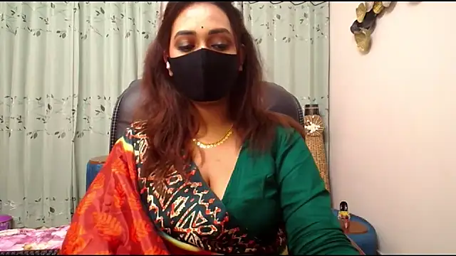 Snapshot of OH-Monica chatting on November 2025 12:02:01 AM OH-Monica online show from November 2025 12:02:01 AM