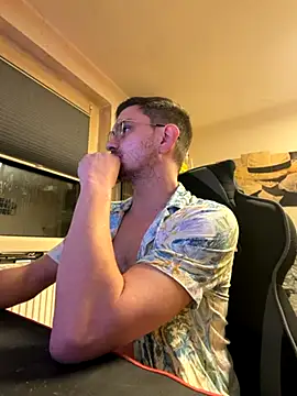 Snapshot of Shaiiboy chatting on October 2025 03:36:02 AM Shaiiboy online show from October 2025 03:36:02 AM