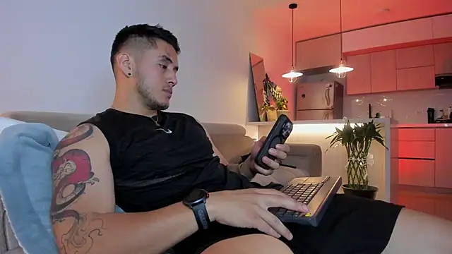 Snapshot of Chriskyle_ chatting on December 2024 11:07:01 PM Chriskyle online show from December 2024 11:07:01 PM