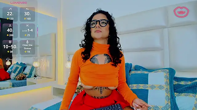 Snapshot of AliceBanks chatting on March 2025 11:55:01 AM AliceBanks online show from March 2025 11:55:01 AM