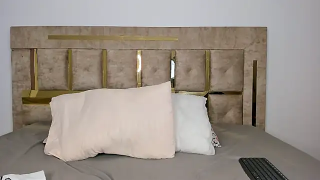 thecrazyadamss  online show from October 2025 02:09:02 AM