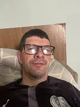 Juliano2289 online show from April 2026 03:47:01 PM