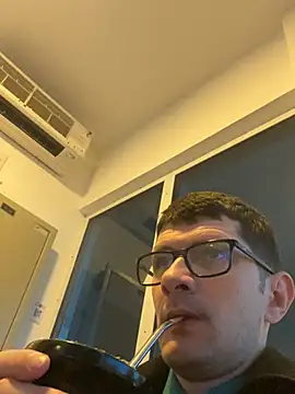 Juliano2289 online show from April 2026 02:00:02 PM
