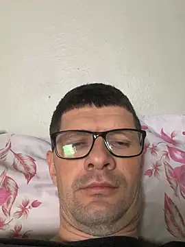 Juliano2289 online show from May 2026 05:00:01 PM
