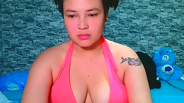 vanellope12 online show from November 2025 07:16:02 PM