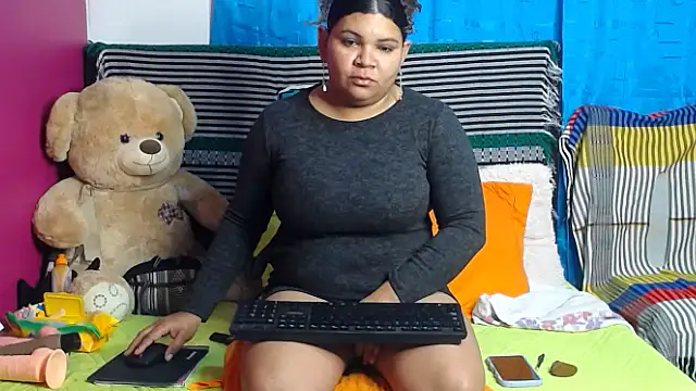 karolhot916 online show from February 2025 11:15:01 PM