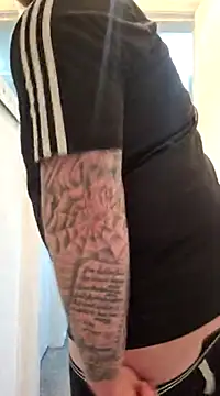 Snapshot of iang6348 chatting on February 2025 11:04:01 PM iang6348 online show from February 2025 11:04:01 PM