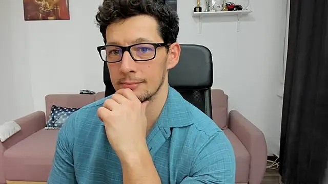 Snapshot of BrutusK08 chatting on January 2025 03:18:02 PM BrutusK08 online show from January 2025 03:18:02 PM