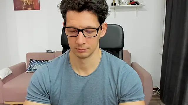 Snapshot of BrutusK08 chatting on January 2025 06:52:01 AM BrutusK08 online show from January 2025 06:52:01 AM