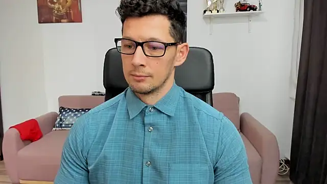 Snapshot of BrutusK08 chatting on February 2025 10:43:02 AM BrutusK08 online show from February 2025 10:43:02 AM