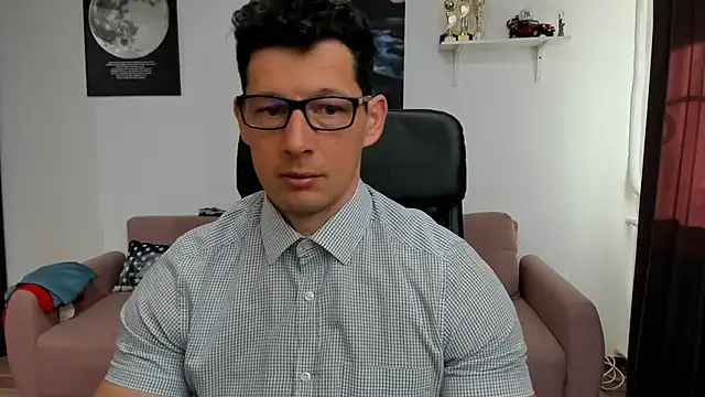 Snapshot of BrutusK08 chatting on March 2025 06:52:02 AM BrutusK08 online show from March 2025 06:52:02 AM