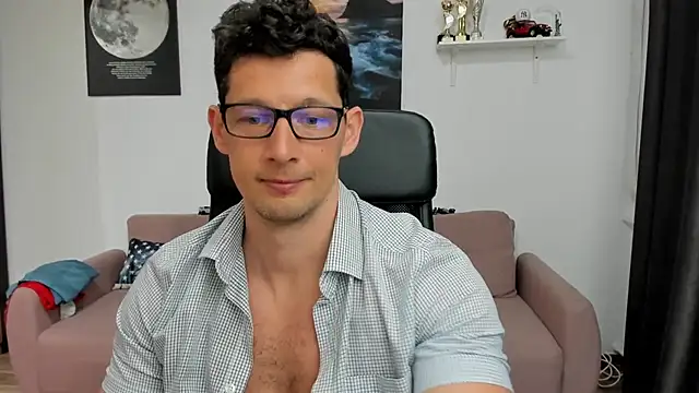 Snapshot of BrutusK08 chatting on March 2025 01:03:02 PM BrutusK08 online show from March 2025 01:03:02 PM