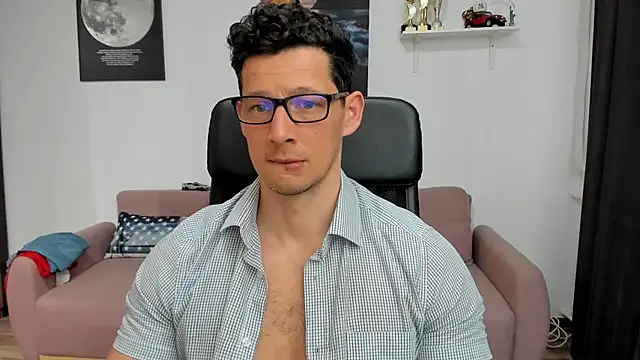 Snapshot of BrutusK08 chatting on March 2025 02:01:02 PM BrutusK08 online show from March 2025 02:01:02 PM