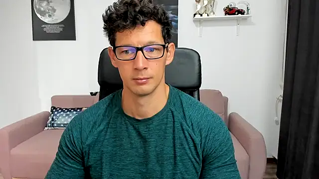 Snapshot of BrutusK08 chatting on October 2025 04:42:01 AM BrutusK08 online show from October 2025 04:42:01 AM