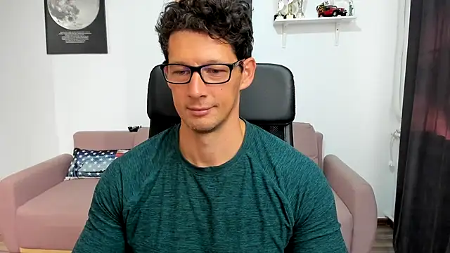 Snapshot of BrutusK08 chatting on October 2025 06:12:01 AM BrutusK08 online show from October 2025 06:12:01 AM