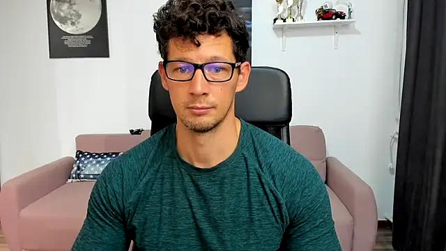 Snapshot of BrutusK08 chatting on October 2025 06:11:02 AM BrutusK08 online show from October 2025 06:11:02 AM