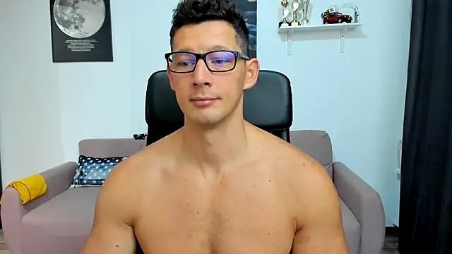 Snapshot of BrutusK08 chatting on October 2025 07:08:01 AM BrutusK08 online show from October 2025 07:08:01 AM