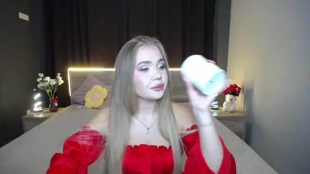 StacyYellig online show from September 2025 07:58:02 PM