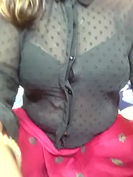 Snapshot of CUTE_SOPHIA- chatting on January 2025 07:32:01 PM CUTE SOPHIA- online show from January 2025 07:32:01 PM