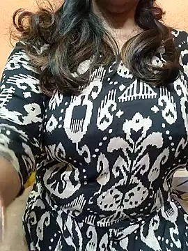 Snapshot of CUTE_SOPHIA- chatting on January 2025 04:48:02 AM CUTE SOPHIA- online show from January 2025 04:48:02 AM