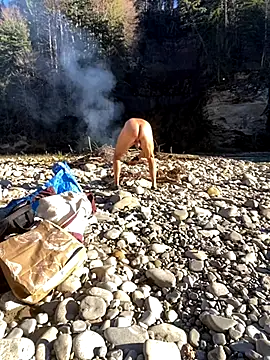 Snapshot of artXhibitor chatting on November 2025 02:06:01 PM artXhibitor online show from November 2025 02:06:01 PM