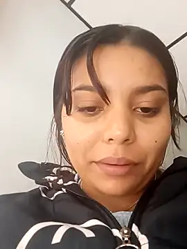 stefanie010 online show from December 2024 07:32:02 PM