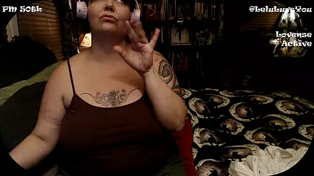 Snapshot of LeluLuvsYou chatting on December 2024 02:07:02 AM LeluLuvsYou online show from December 2024 02:07:02 AM
