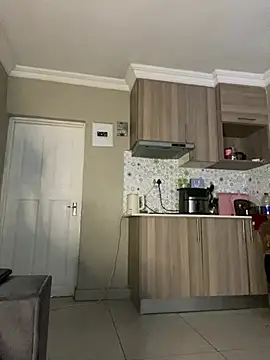 YellowHoneyDip online show from April 2026 07:52:01 AM