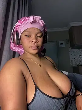 Snapshot of YellowHoneyDip chatting on April 2026 05:08:01 AM YellowHoneyDip online show from April 2026 05:08:01 AM