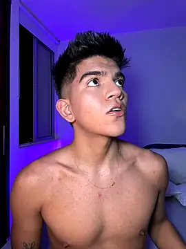 santiago 01 online show from December 2024 11:02:01 PM