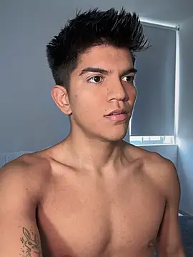 santiago 01 online show from February 2025 01:14:02 PM