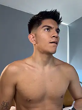 santiago 01 online show from November 2025 07:47:01 PM