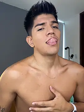 santiago 01 online show from March 2026 07:06:02 PM