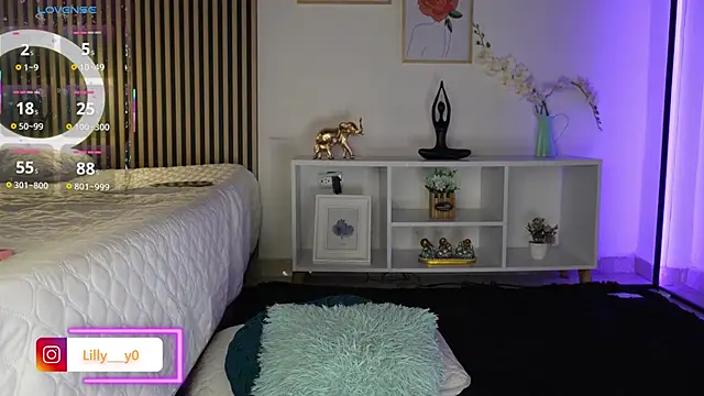 LillyDolls23 online show from September 2025 12:49:02 PM